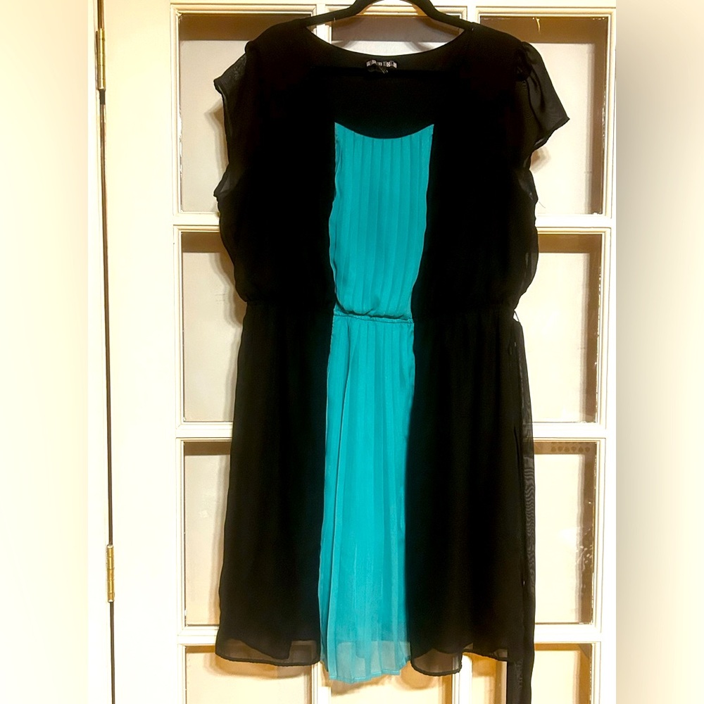 GUC Paper Doll Plus 3X Black and Teal Sheer Short Sleeve Dress with Tie